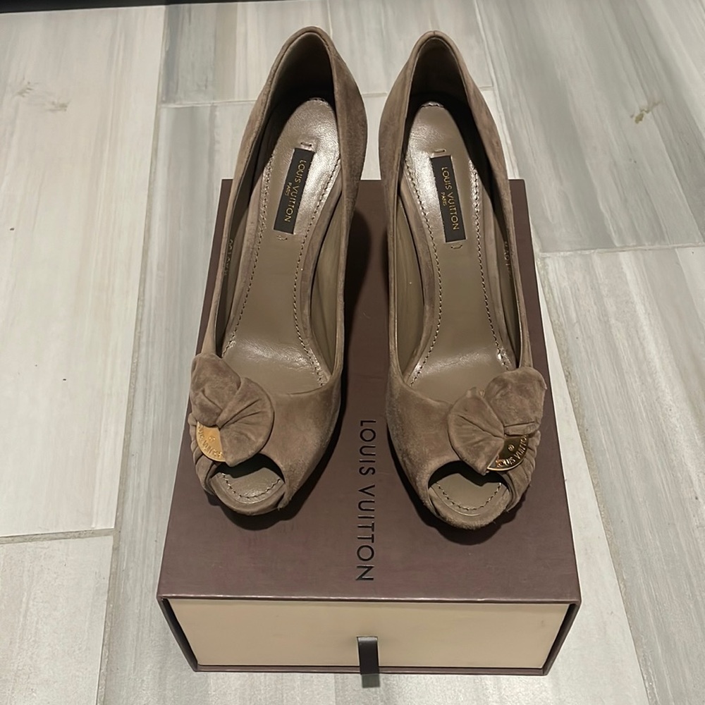 Louis Vuitton heels goat suede, calf suede and Nubuck leather size 35 1/2 size 6